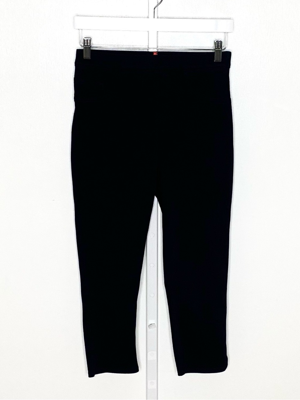 Spanx | Black Textured Skinny Pull-On Legging Capri Pants with Pockets Sz Medium